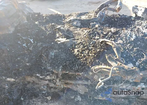 2022 Ford Expedition Xlt z USA, uszkodzony, nr VIN 1FMJU1HT2NEA28627